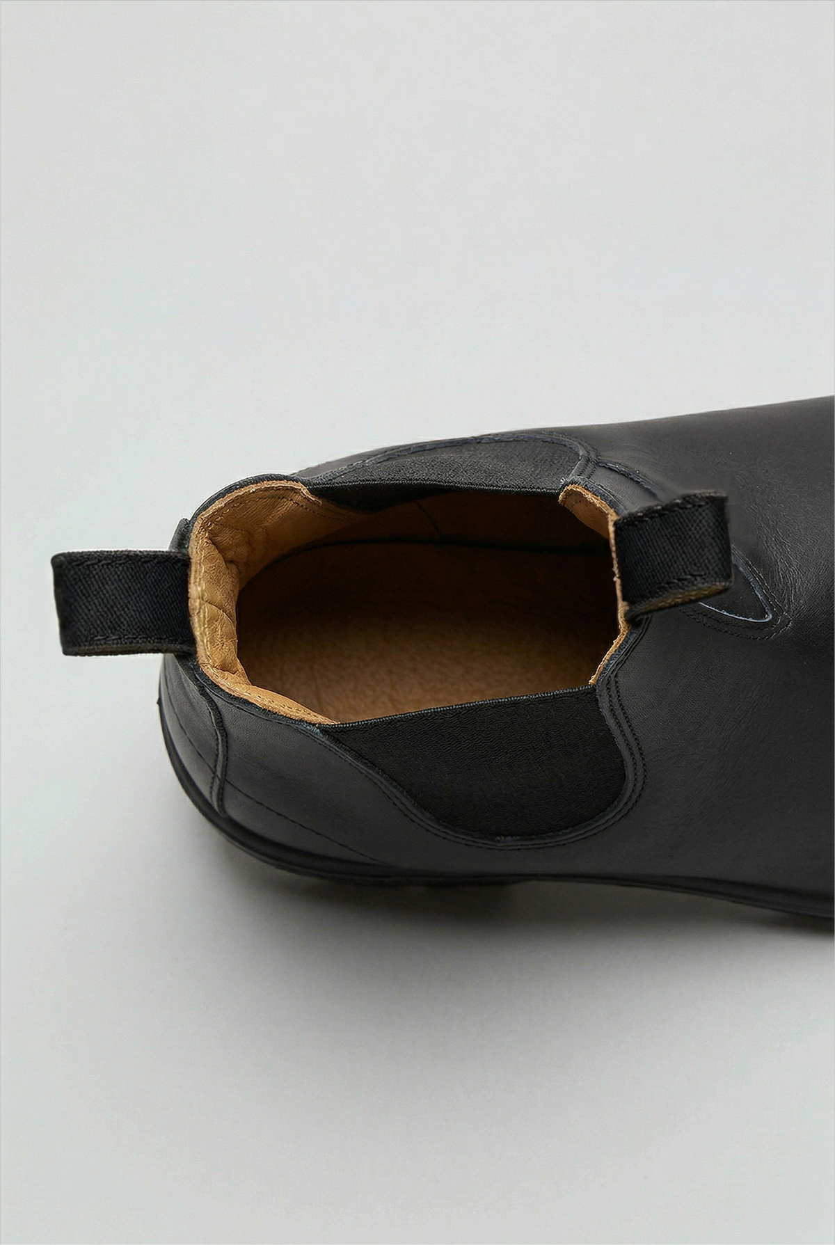 Classic Chelsea Boots with Elastic Side Panels and Pull Tabs for Men