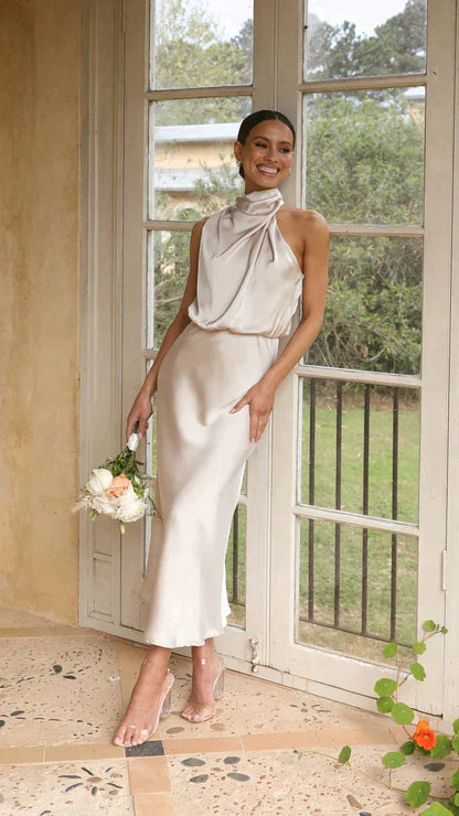 Elegant sparkling long dress for all occasions