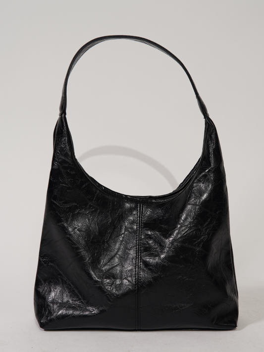 Worn tote handbag for women with a casual and elegant everyday style