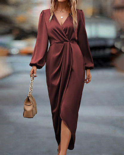 Robe Midi Élégante Style Wrap Pour un Look Chic et Raffiné