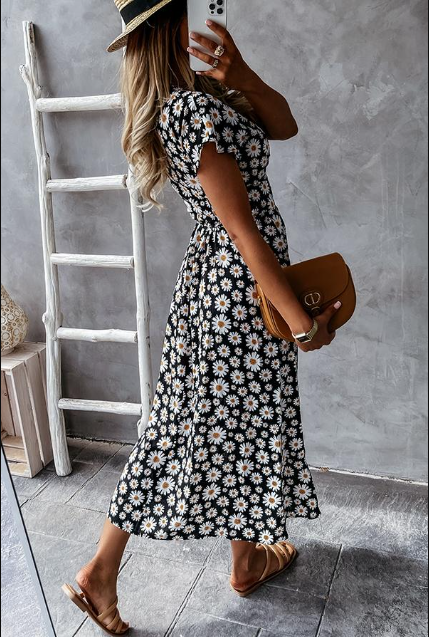 Robe Midi Appréciée avec Motif de Marguerites Éclatantes