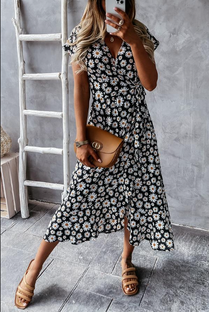 Robe Midi Appréciée avec Motif de Marguerites Éclatantes