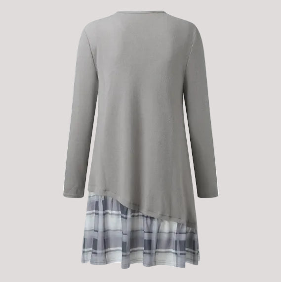 Robe à carreaux chic avec manches longues pour un look élégant et moderne