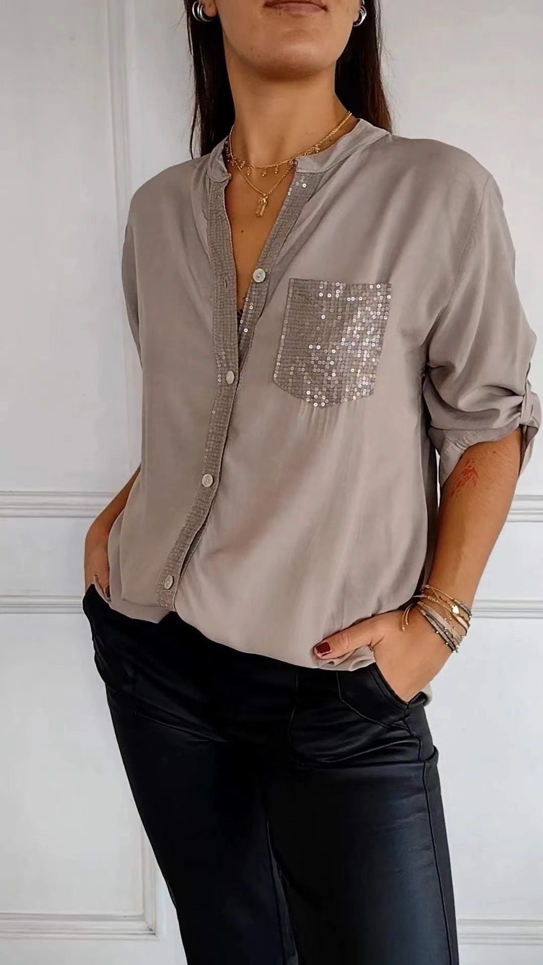 Camicia con tasca di paillettes ed effetto scintillante
