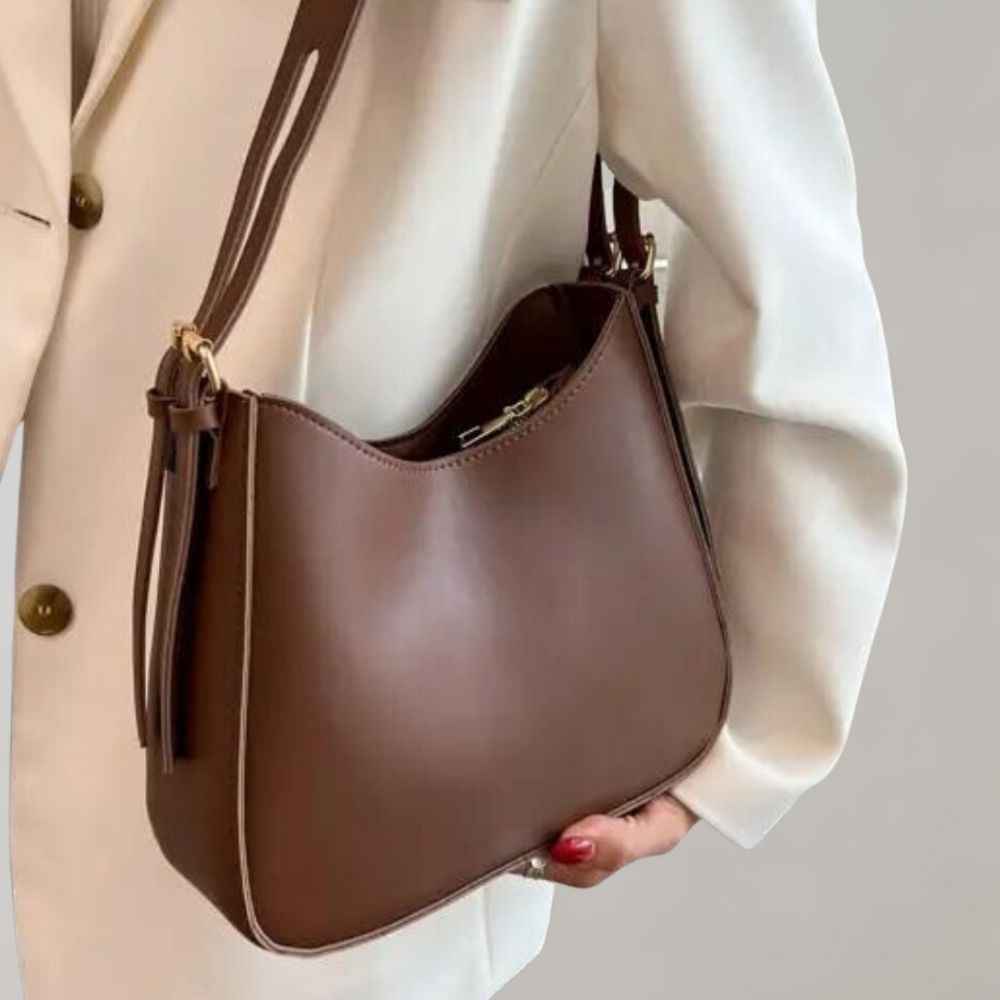Sac à bandoulière élégant au design minimaliste et raffiné
