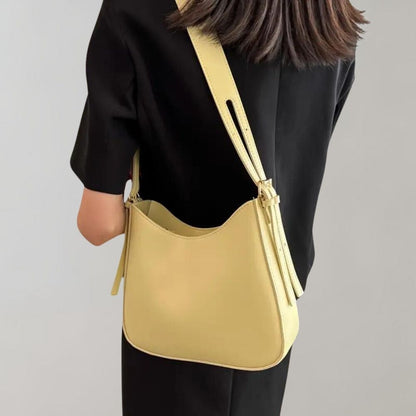 Sac à bandoulière élégant au design minimaliste et raffiné