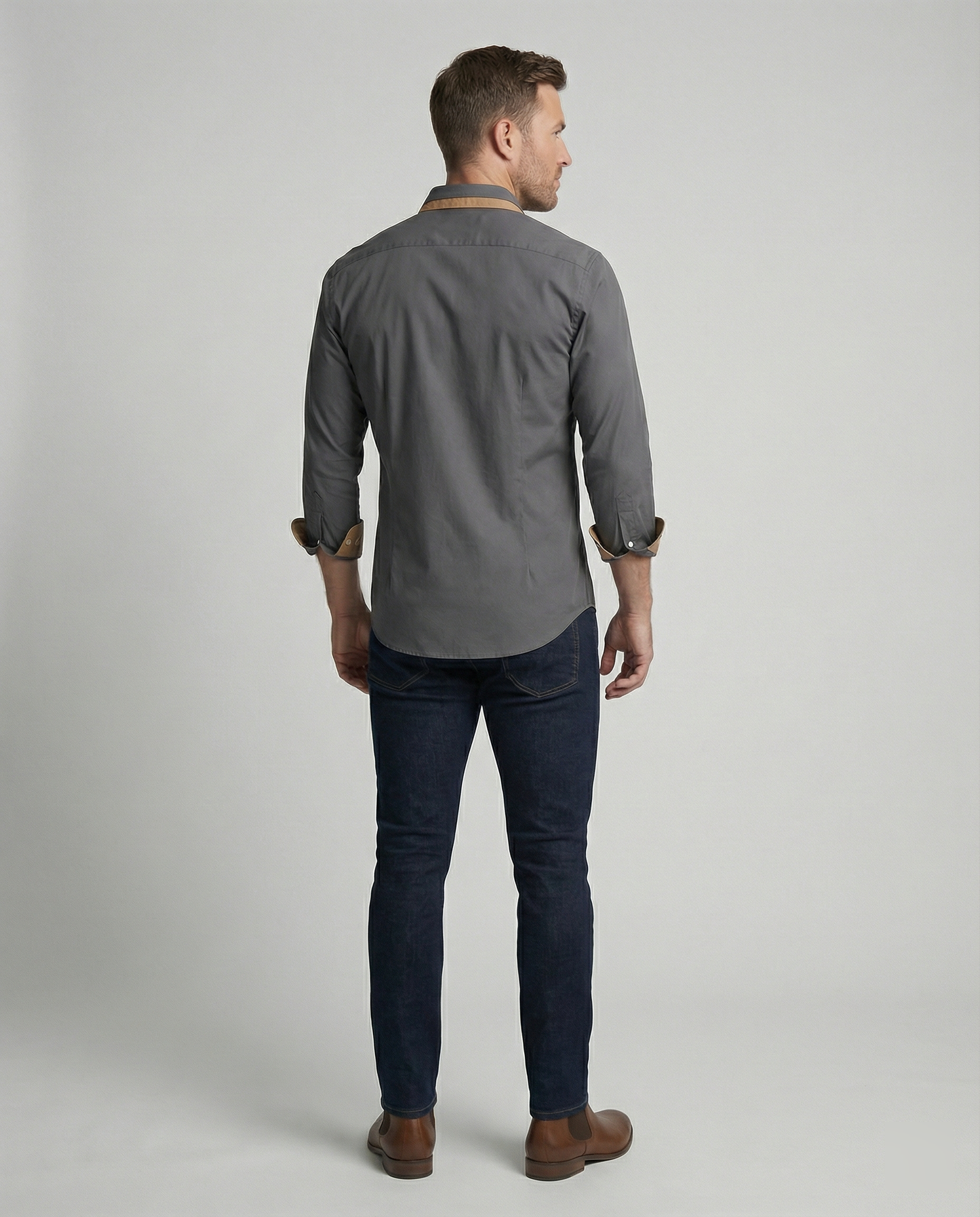 Nowoczesna koszula z długim rękawem o dopasowanym kroju