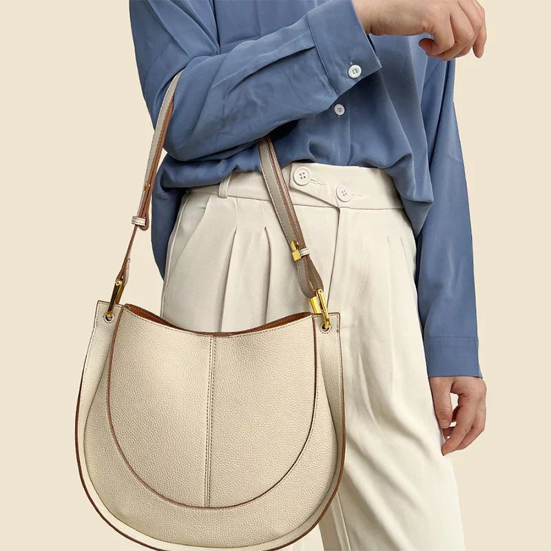 Chic round-shaped shoulder bag with an elegant style