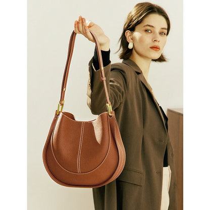 Chic round-shaped shoulder bag with an elegant style