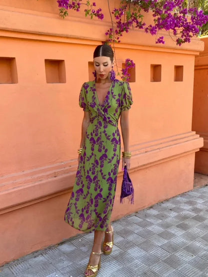 Robe Midi Chic pour une Élégance Assurée en Toute Occasion