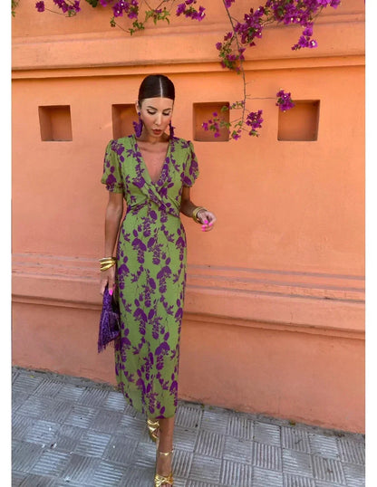 Robe Midi Chic pour une Élégance Assurée en Toute Occasion