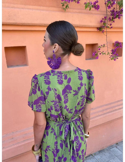 Robe Midi Chic pour une Élégance Assurée en Toute Occasion