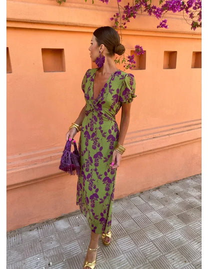 Robe Midi Chic pour une Élégance Assurée en Toute Occasion