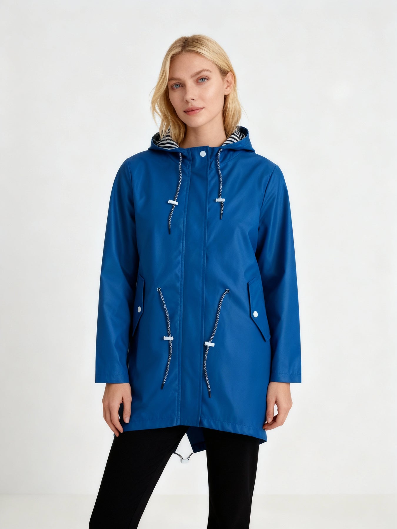 Manteau urbain déperlant avec capuche