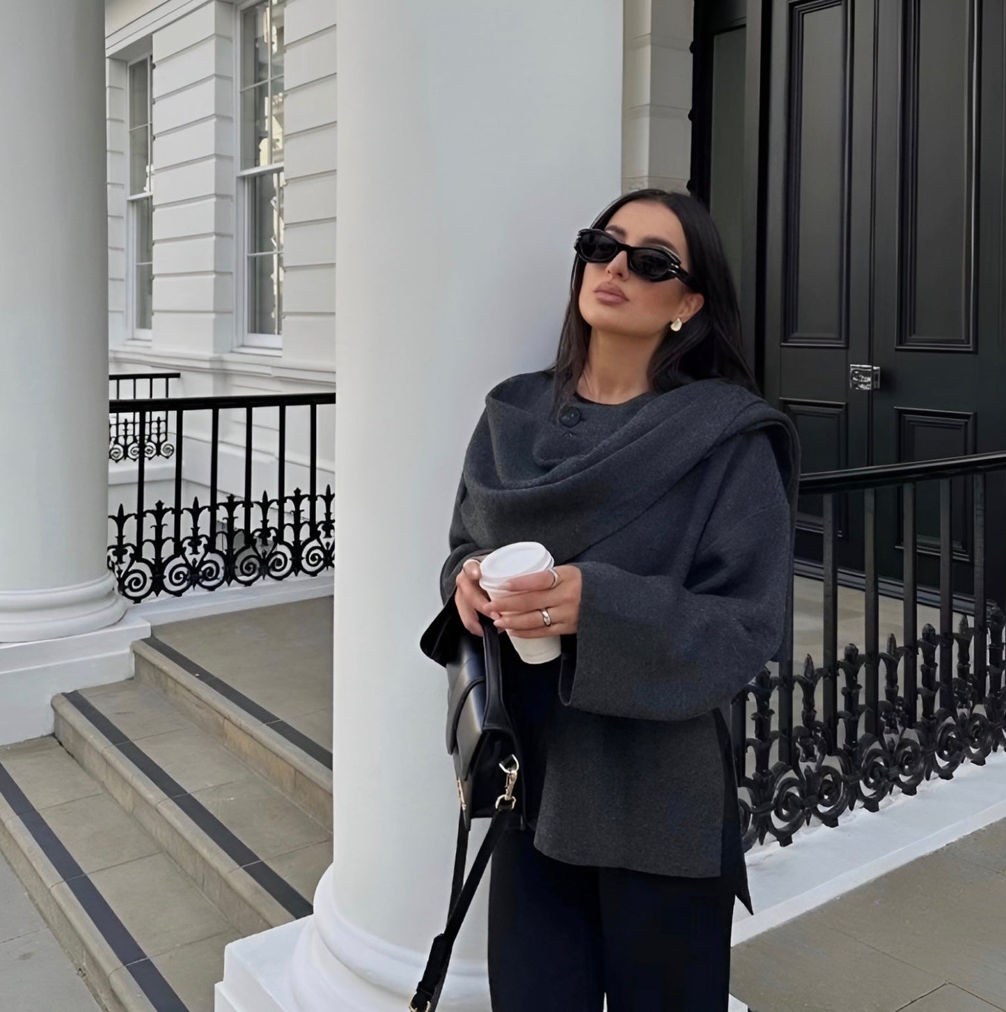 Cape élégante style urbain avec col en écharpe