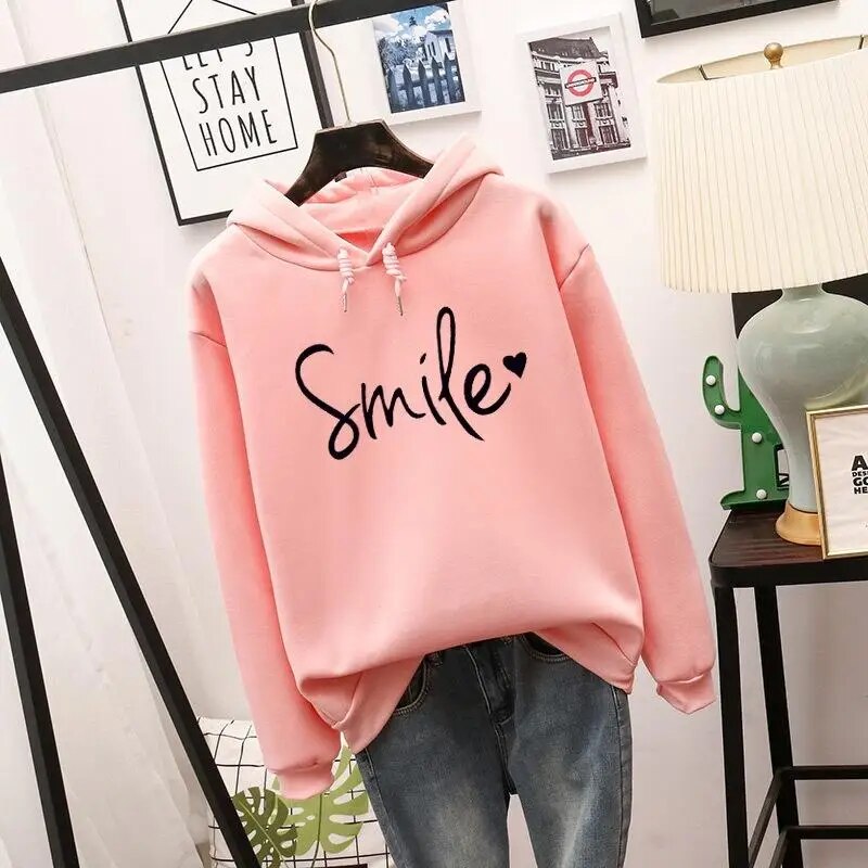 Hoodie élégant sourire chaleureux
