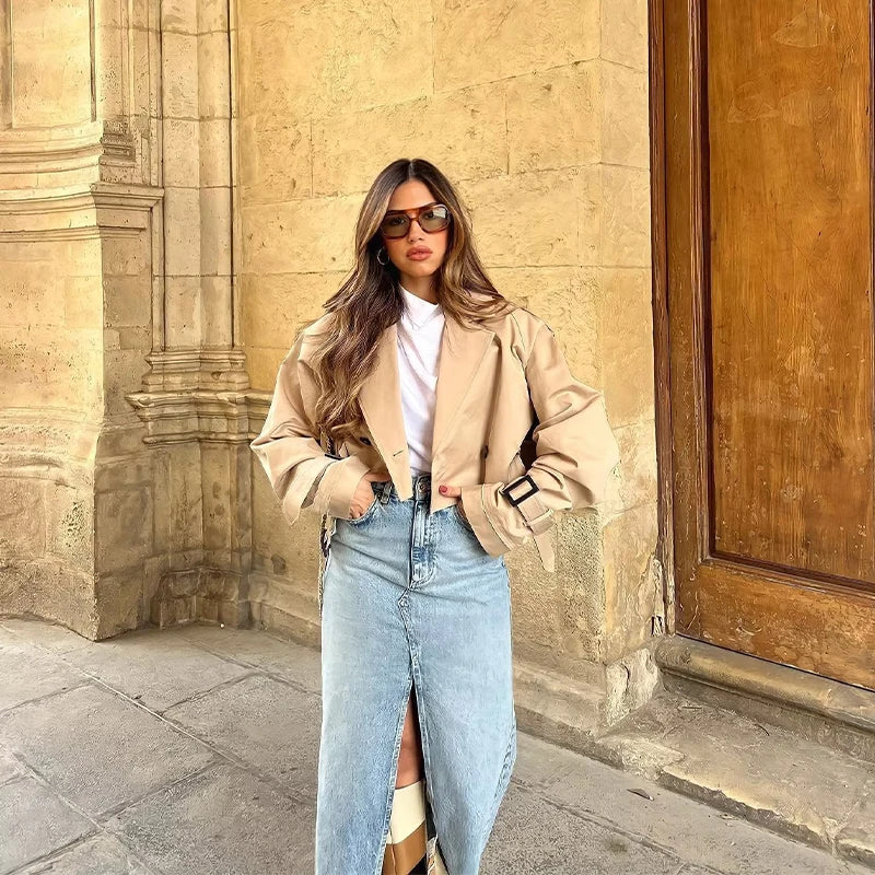 Trench pour femme court style urbain chic