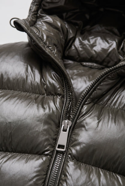 Puffer Jacket with Adjustable Hood and Warm Insulation for men