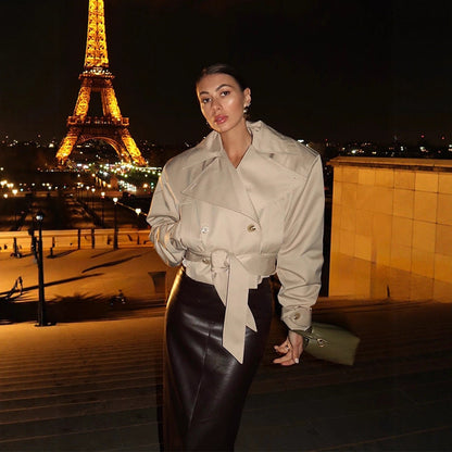 Short women's trench coat with wide collar and waist belt