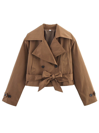 Short women's trench coat with wide collar and waist belt