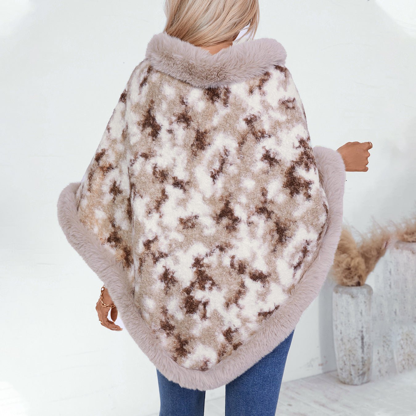 Oversized soft and comfortable blanket for elegant women