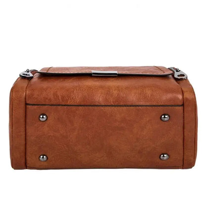 Large capacity handbag with strap and zipper