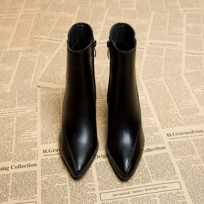 Elegant ankle boots with refined silhouette