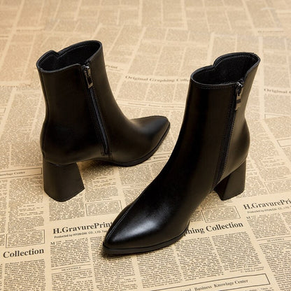 Elegant ankle boots with refined silhouette