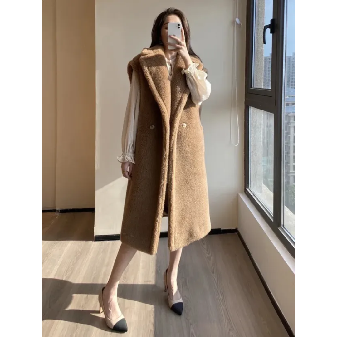 Sleeveless elegant Teddy coat