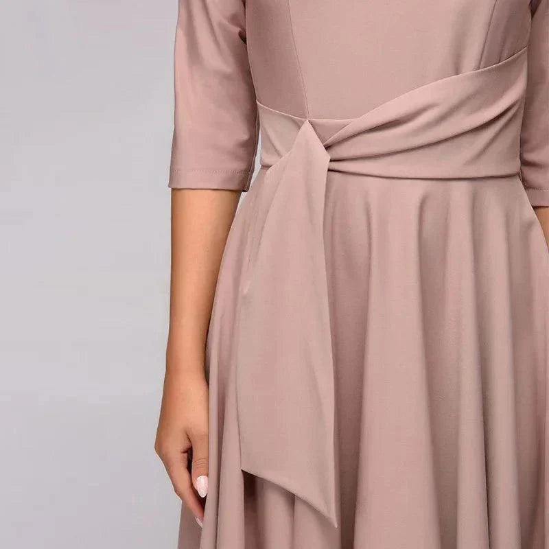 Robe midi chic au style féminin pour une allure élégante
