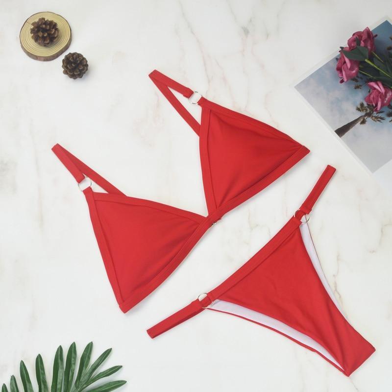 Bikini 2 pièces avec anneaux dorés et bonnets triangulaires