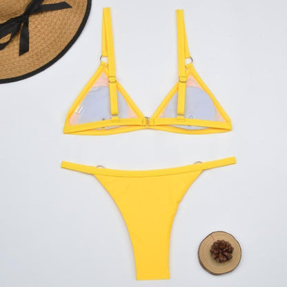 Bikini 2 pièces avec anneaux dorés et bonnets triangulaires