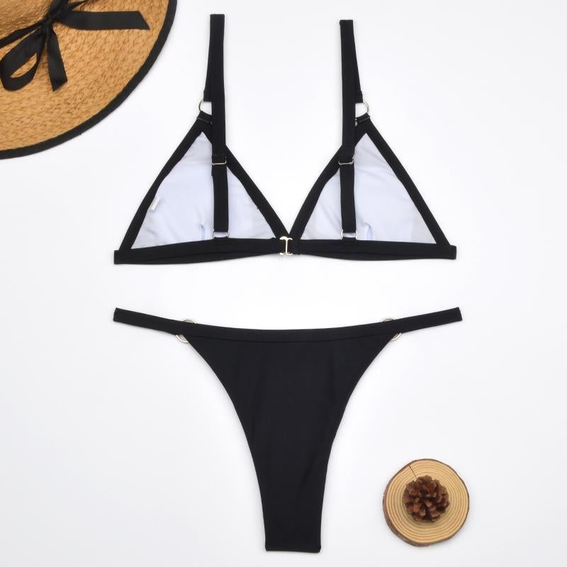 Bikini 2 pièces avec anneaux dorés et bonnets triangulaires