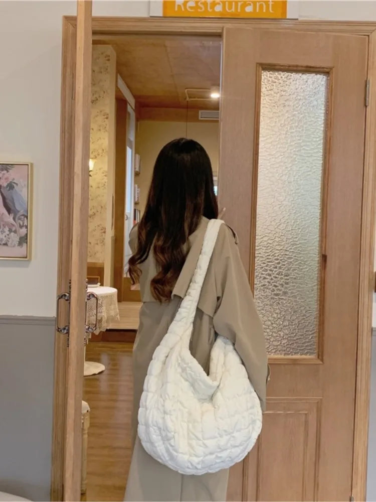 Sac à bandoulière pour femme idéal pour tous vos déplacements et voyages