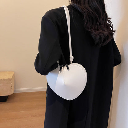 Sacoche à bandoulière en coeur - Chic et pratique pour tous les jours