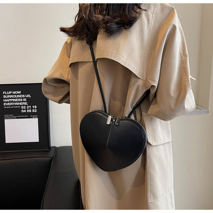 Sacoche à bandoulière en coeur - Chic et pratique pour tous les jours