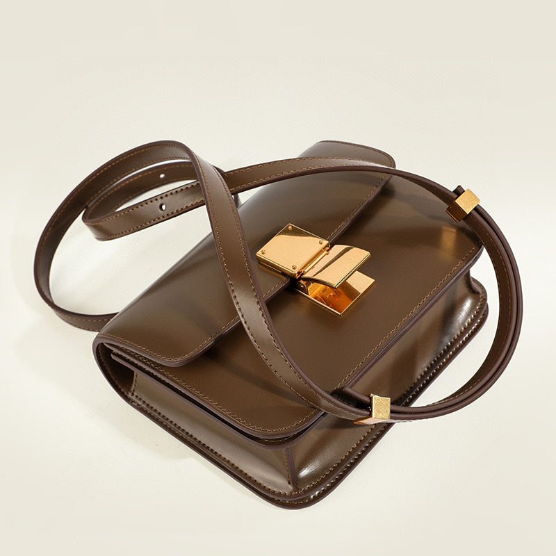 Classic shoulder bag Flap Box model, elegant and practical