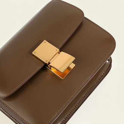 Classic shoulder bag Flap Box model, elegant and practical
