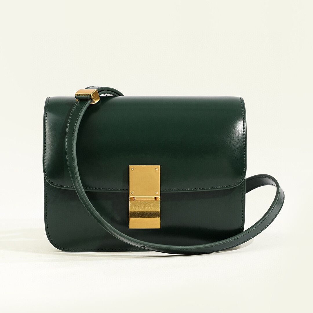 Classic shoulder bag Flap Box model, elegant and practical