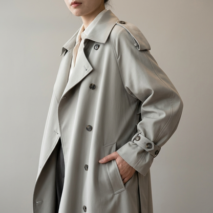 Langer Damen-Trenchcoat mit Rückeneinsatz