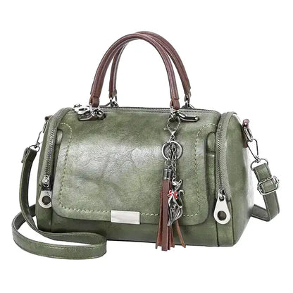 Large capacity handbag with strap and zipper